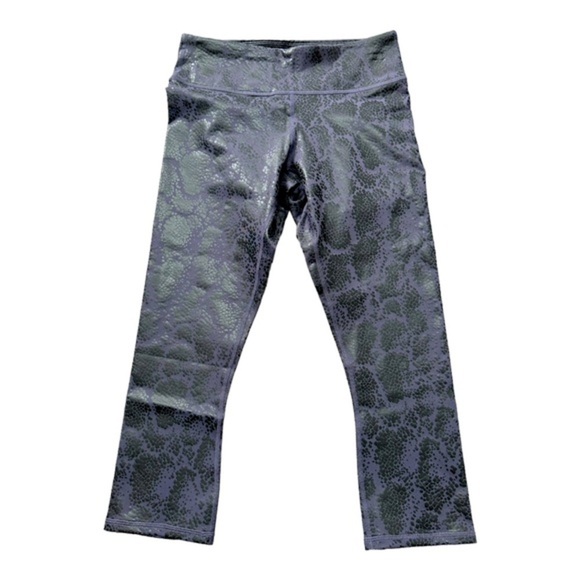 Fabletics Printed Powerhold Cropped Leggings NWT Yoga Snakeskin Activewear - Picture 3 of 11